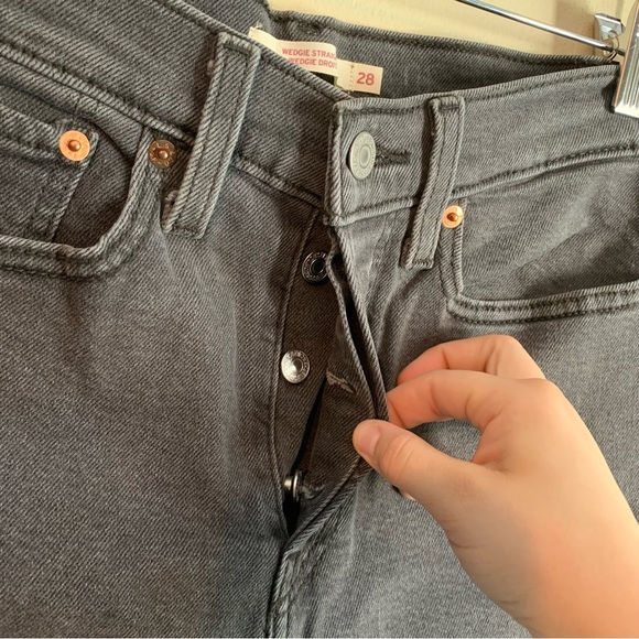 Levi Wedgie Straight Denim Jean Size 28 - Picture 8 of 12